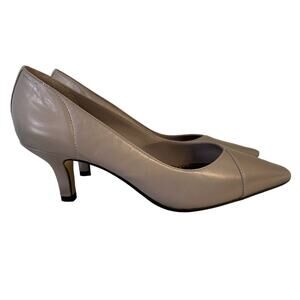 Bella Vita Wow Taupe Gray Pointed Toe Leather Pumps - Size 6 - Heel Height 2.5"
